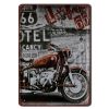 Vintage Dekor Fémtábla, dombornyomott, 'Route 66' felirat, retro hangulatú kialakítás, 20x30cm, motoros háttér