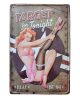 Vintage Dekor Fémtábla, dombornyomott 'Target for Tonight' felirat, retro hangulatú kialakítás, 20x30cm